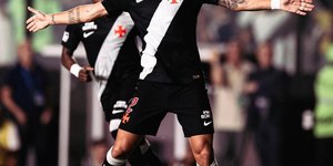 Jogador do Vasco lamenta lesão de Arrascaeta: "Cara importante"
