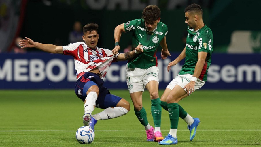 Palmeiras venceu o Junior Barranquilla nesta quinta-feira (28)