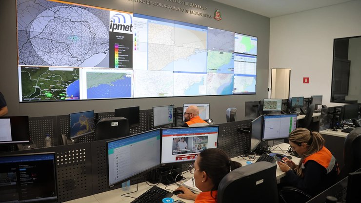 SP entra em alerta para tempestades, vento e granizo até quinta