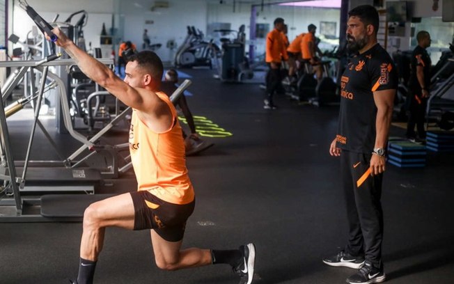 Fisioterapeuta consultor do Corinthians cita Sergio Ramos para explicar lesão de Renato Augusto