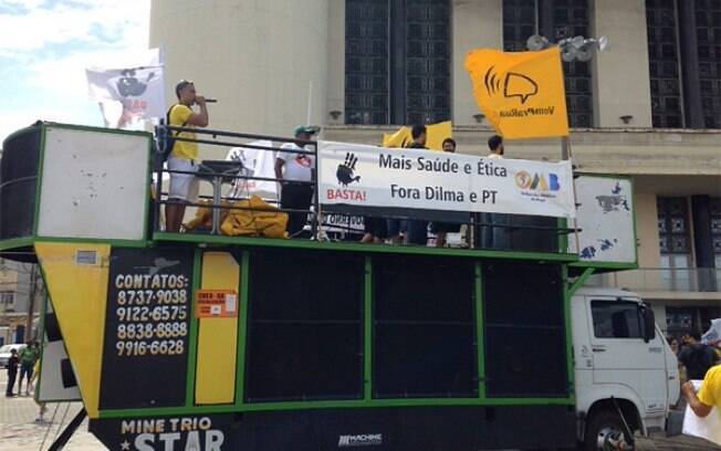 Um mini trio elétrico chegou ao local da manifestação, em Salvador, por volta das 9h30. Foto: iG Bahia