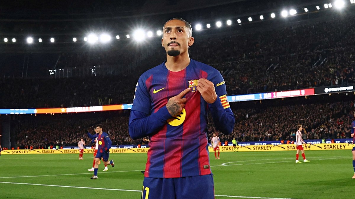 Raphinha marcou um dos gols da vitória do Barcelona sobre o Atlético de Madrid