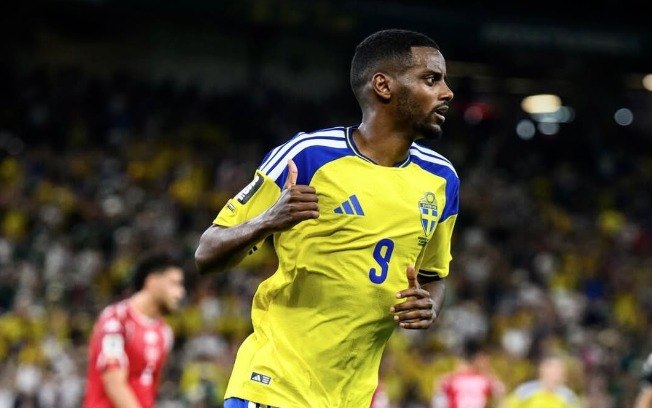 Isak marca gol contra a Tunísia na Copa do Mundo