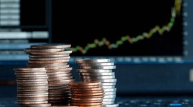 Bancos centrais do Brasil e dos EUA anunciam novos juros hoje