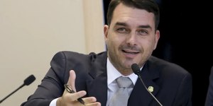 Em post, Flávio Bolsonaro pede para EUA atacarem Rio de Janeiro