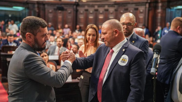 Alta cúpula de Bacellar é exonerada por atual presidente da Alerj