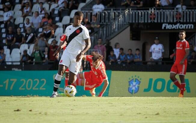 Matheus, do Vasco, cita receita para avançar na Copa do Brasil Sub-17: 'Pés no chão e muita humildade'