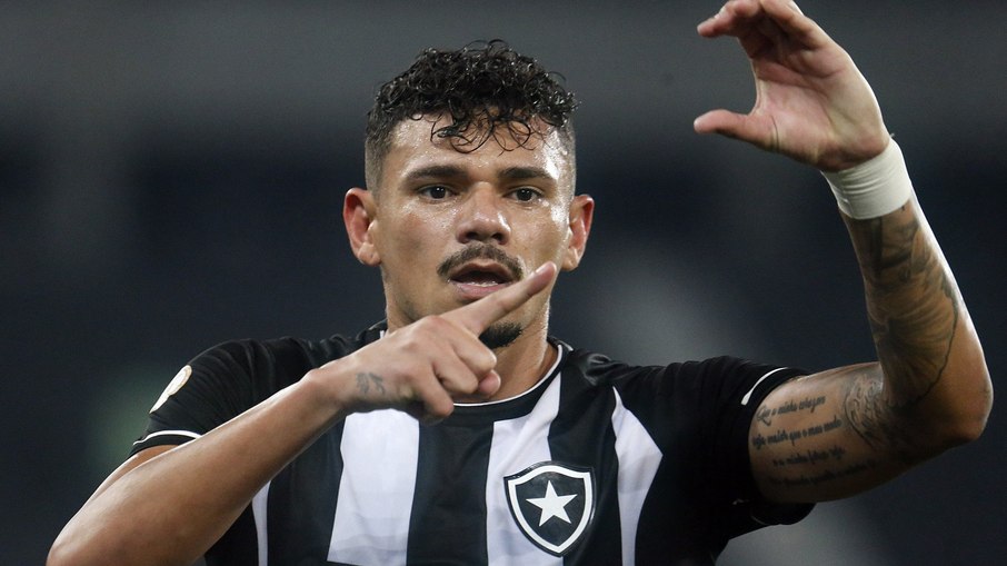 Tiquinho Soares é esperança de gols para o Botafogo contra o Magallanes