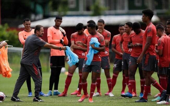 Com média de idade abaixo dos 19 anos como desafio, Flamengo estreia Copinha com 'mundo de olho' em joias