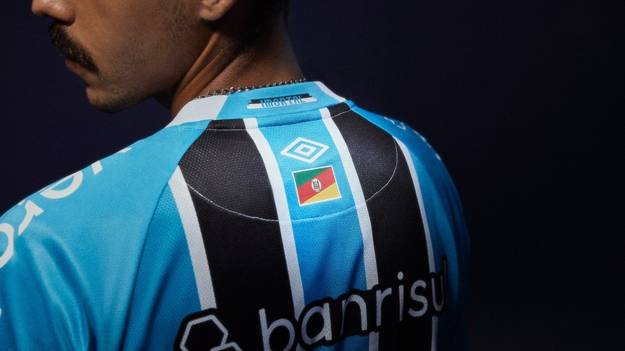Umbro e Grêmio apresentam novo uniforme para a temporada 2025 Umbro e Grêmio apresentam novo uniforme para a temporada 2025