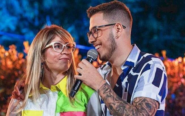 Marília Mendonça: irmão canta sucesso da cantora na TV