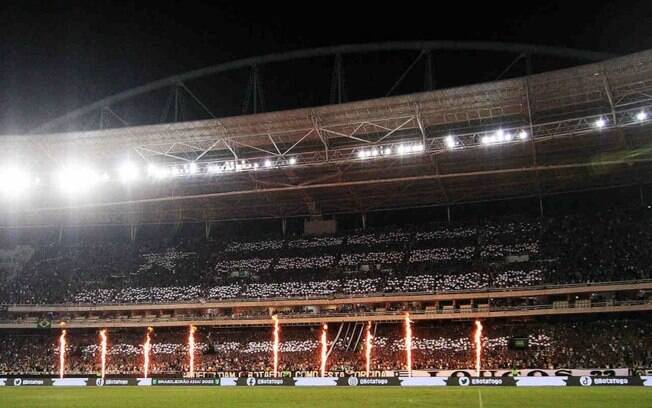Botafogo anuncia recorde de sócios e 20 mil check-ins da torcida em seis horas para o jogo contra o Goiás