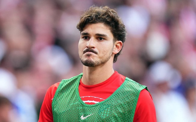 Clube mantém posição de não negociar Julián Álvarez com o rival e só admite saída pelo valor da multa