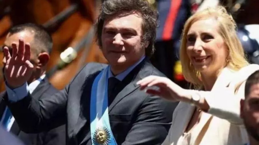 Javier Milei e sua irmã, Karina Milei, nova secretária-geral do governo