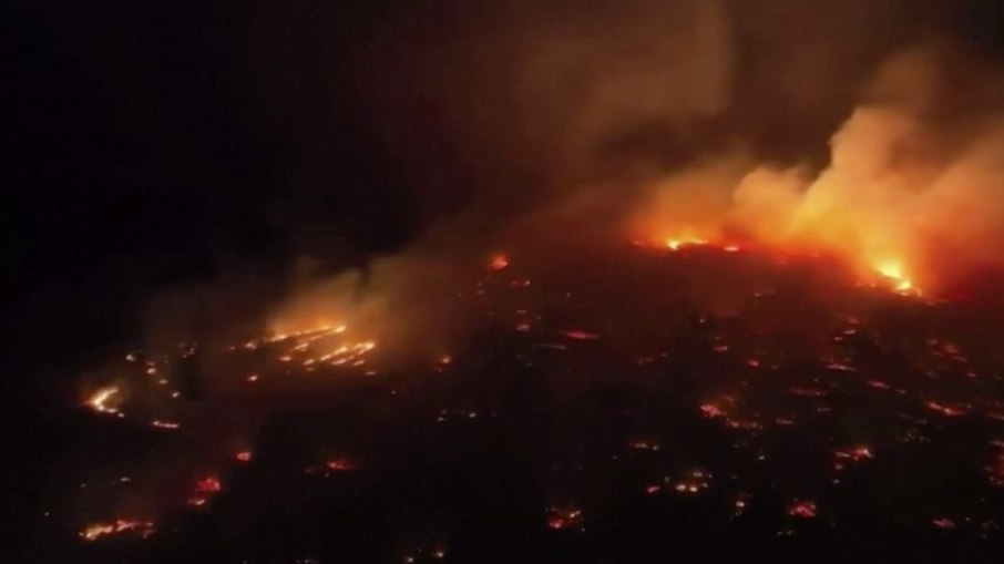 Havaí é atingido por incêndios florestais nos últimos dias