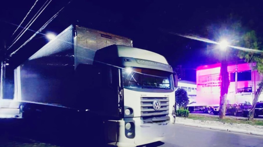 Carreta que arrastou a Via Dutra