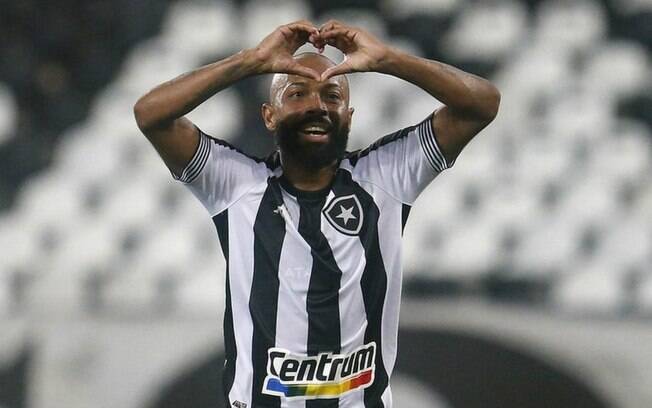 Ele voltou: Chay é relacionado pelo Botafogo para jogo contra o Resende