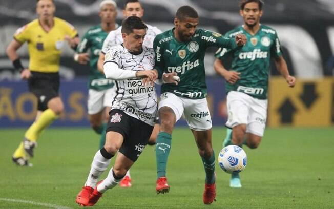 Palmeiras x Corinthians: prováveis escalações, desfalques e onde assistir