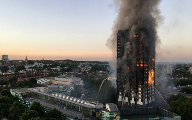 Torre Grenfell, dia do incêndio que causou 72 vítimas, 14 de junho de 2017