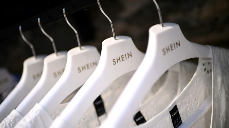 Venda de roupas podem ser afetadas com a chegada da época mais fria do ano Venda de roupas podem ser afetadas com a chegada da época mais fria do ano