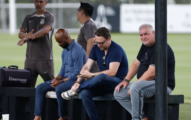 Fernando Alba foi mais um a deixar o Corinthians em meio à crise