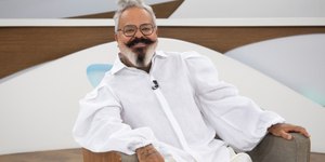 Ronaldo Fraga reage a críticas por tema de transfobia na moda