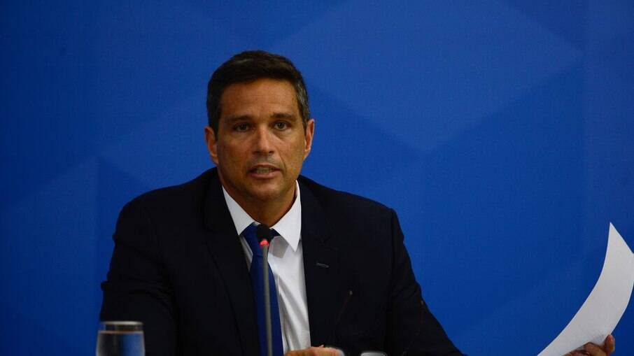 Presidente do BC acredita que discussão sobre Auxílio Brasil será 'página virada' 