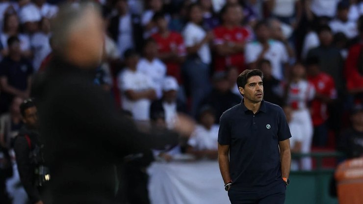 Abel%20Ferreira%20pega%20um%20jogo%20de%20suspens%C3%A3o%20por%20expuls%C3%A3o%20
