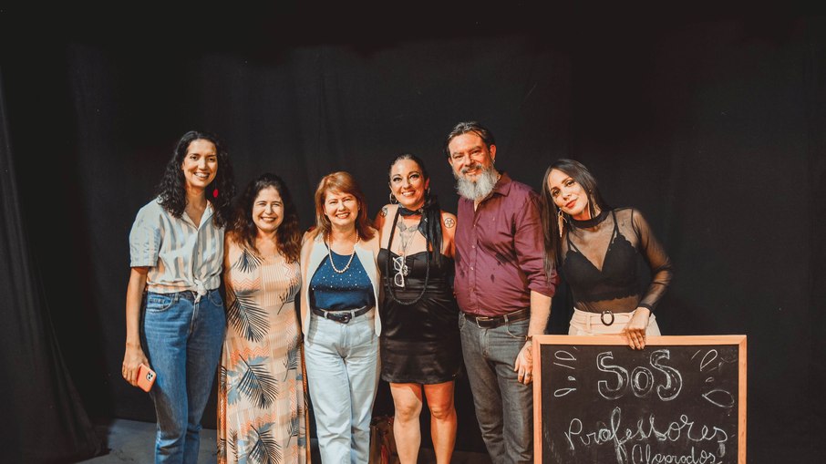 Suzana Diks, Carla Guapyassú, Narjara Turetta, Bárbara Mamba-negra, Cadu Manhães e A. Costa