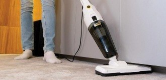 Aspirador vertical de R$ 109 viraliza e pode sumir do estoque