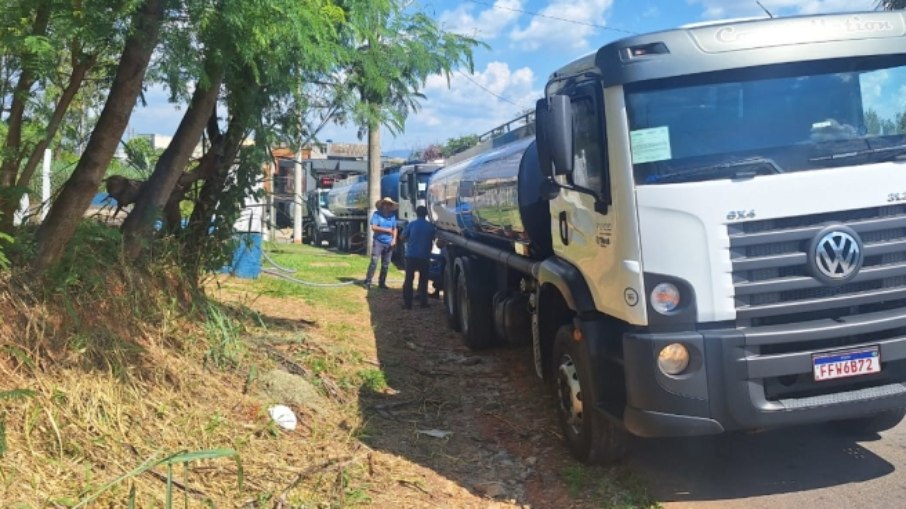 Calor intenso aumenta os desafios de abastecimento de água no bairro da Capela