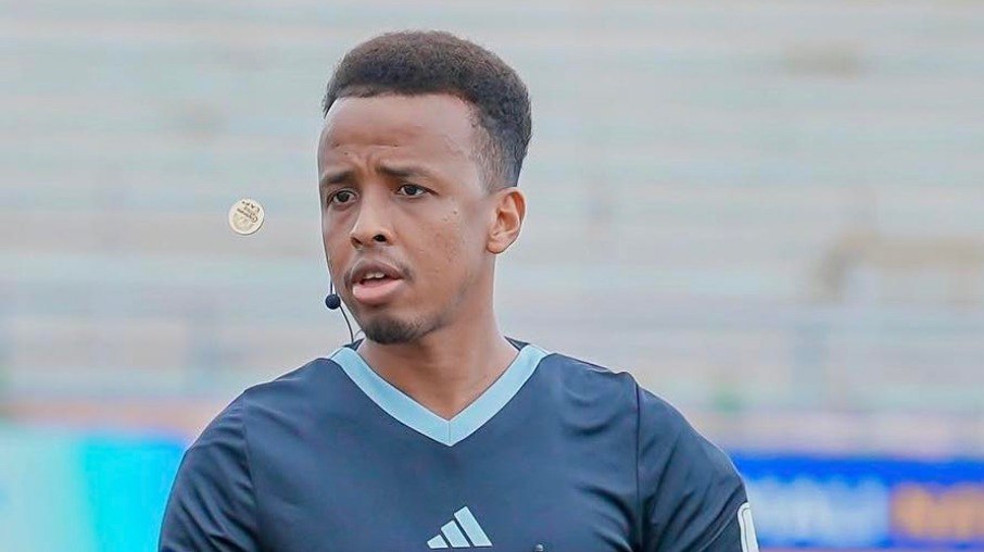 Omar Artan foi eleito o melhor árbitro do continente africano em 2025 Omar Artan foi eleito o melhor árbitro do continente africano em 2025