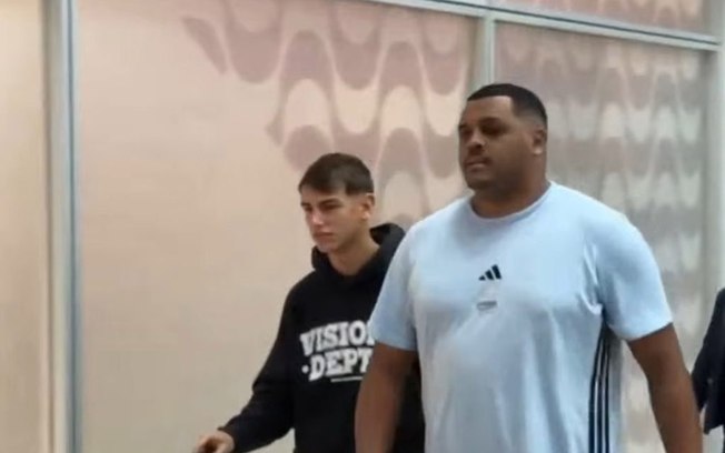 Joaquín Freitas desembarcou no Rio de Janeiro para assinar com o Flamengo Joaquín Freitas desembarcou no Rio de Janeiro para assinar com o Flamengo