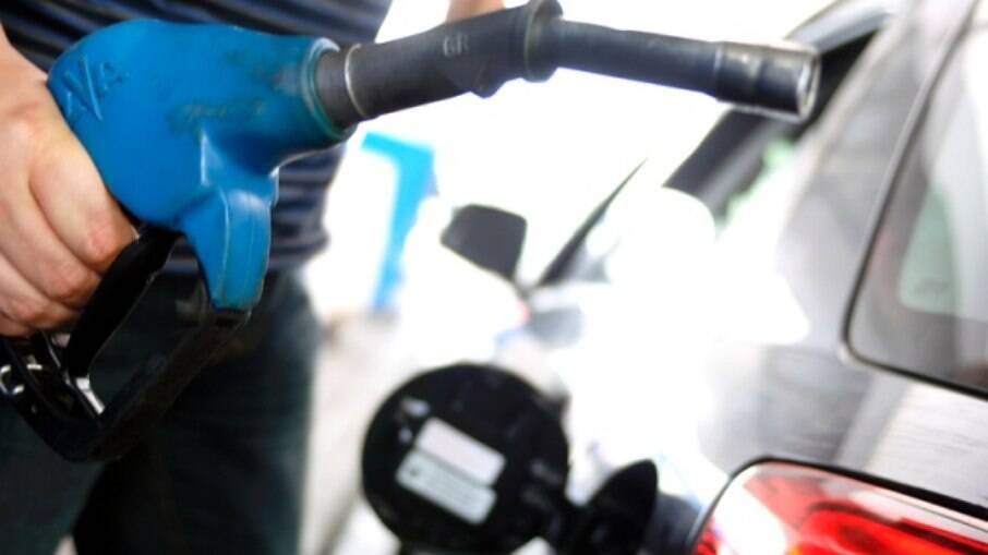 Uma maior estabilidade do mercado em 2022 deverá levar à queda do valor da gasolina logo no primeiro trimestre