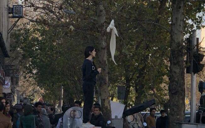 Protestos contra o governo, que começaram na última quinta-feiro último dia 28 no Irã, têm ficado cada vez mais violentos