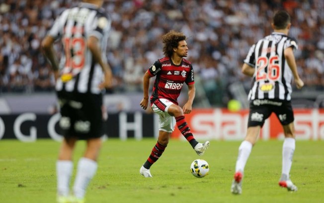 'A gente tem que melhorar muito, vamos melhorar' diz Arão após derrota do Flamengo para o Atlético
