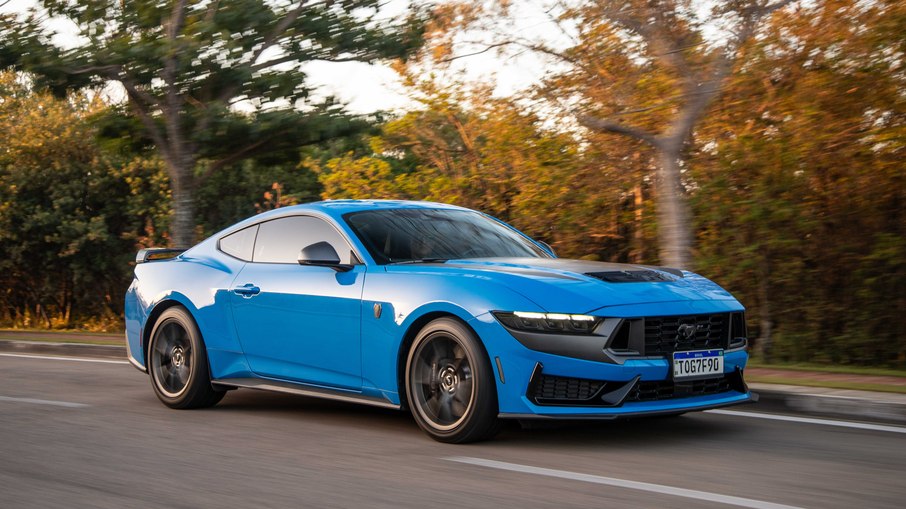 MUSTANG DARK HORSE MUSTANG DARK HORSE