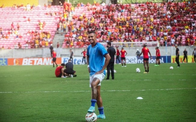 Lucas Barcellos, do CSA, projeta partida contra o Vasco e fuga da zona de rebaixamento