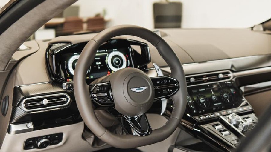 Vantage S estreia no Brasil com a primeira unidade