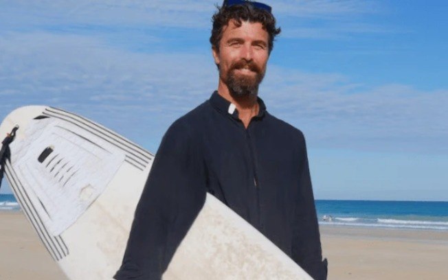 Padre salva pai e filho de afogamento na Austrália Padre salva pai e filho de afogamento na Austrália
