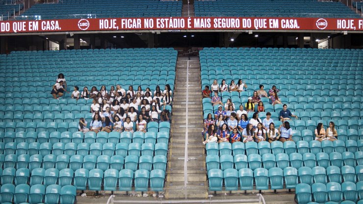 A arquibancada que deixou de torcer para começar a protestar