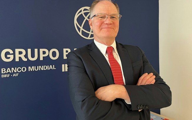 William Maloney posa para a AFP no escritório do Banco Mundial em Montevidéu