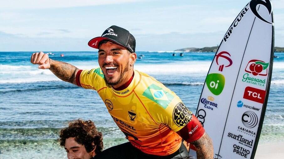 Gabriel Medina é tricampeão mundial de surfe