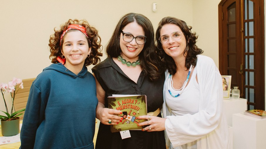 Maria Fernanda Cyrino durante lançamento oficial do livro
