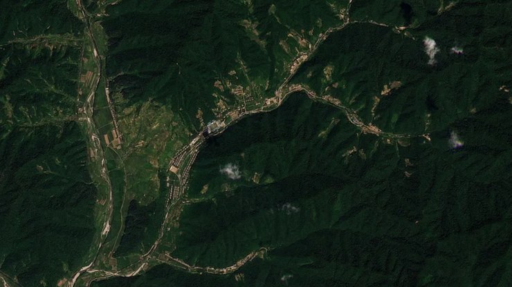 Coreia do Norte constrói base secreta de mísseis próxima à China