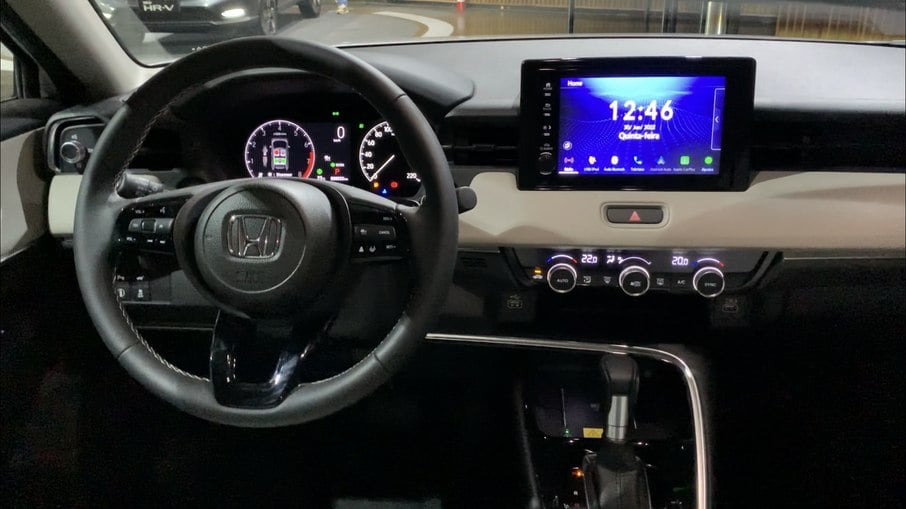 Painel do novo Honda HR-V segue o mesmo estilo adotado no City, com destaque para a central multimídia