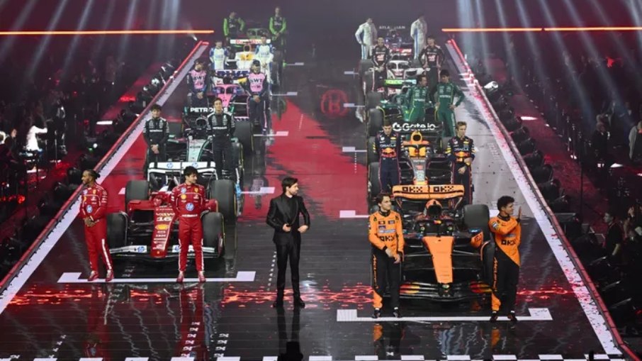 Todos os pilotos reunidos no evento F1 75 Todos os pilotos reunidos no evento F1 75