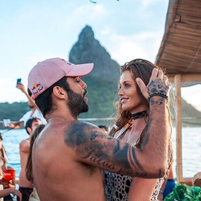 Pedro Scooby e Cintia Dicker