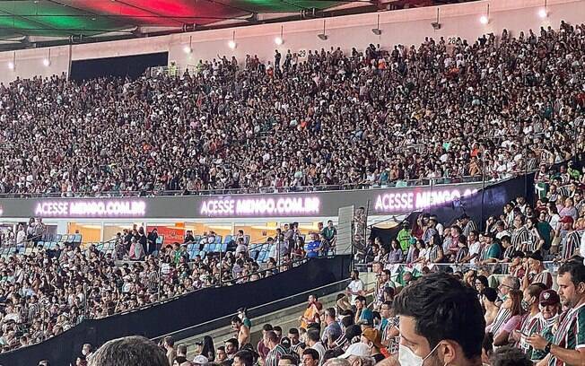 Propaganda do Flamengo é exibida no Maracanã durante jogo do Fluminense