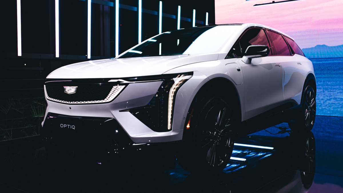 Cadillac estreia no Brasil com SUVs elétricos de luxo